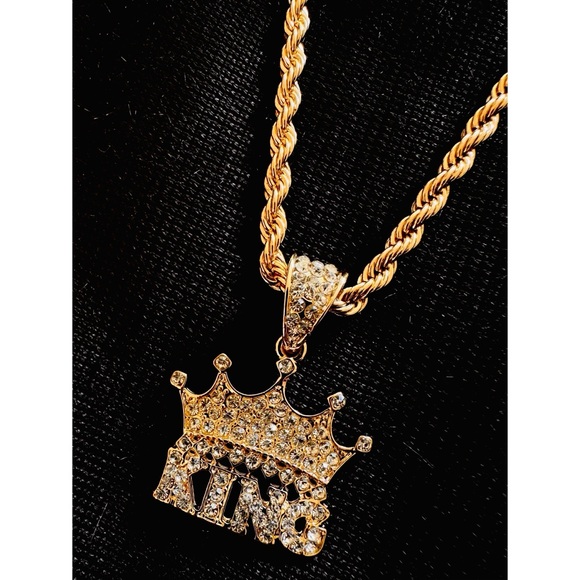 Other - Men’s Gold Chain with King Pendant